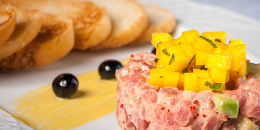Tartar de Atún con Mango y Palta al estilo Nikkei