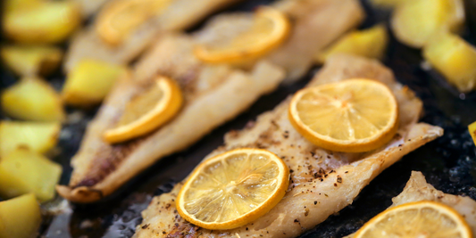 Merluza Austral a la Parrilla con Salsa de Limón y Albahaca